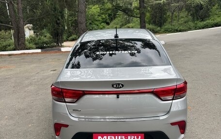 KIA Rio IV, 2018 год, 1 590 000 рублей, 4 фотография