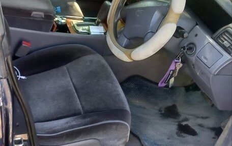 Nissan Gloria XI, 2001 год, 250 000 рублей, 4 фотография