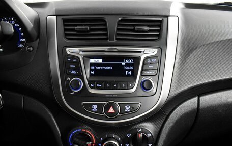 Hyundai Solaris II рестайлинг, 2015 год, 825 000 рублей, 14 фотография
