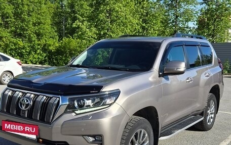Toyota Land Cruiser Prado 150 рестайлинг 2, 2017 год, 5 500 000 рублей, 5 фотография