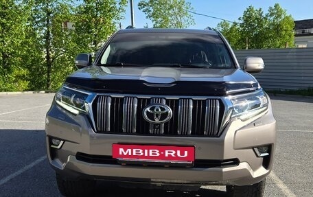 Toyota Land Cruiser Prado 150 рестайлинг 2, 2017 год, 5 500 000 рублей, 7 фотография