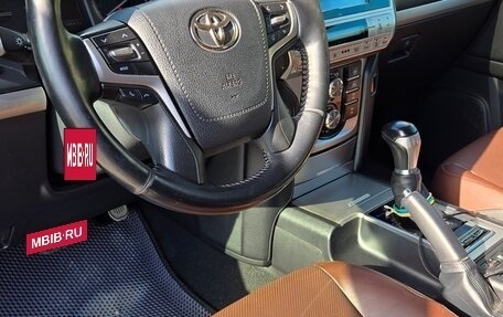 Toyota Land Cruiser Prado 150 рестайлинг 2, 2017 год, 5 500 000 рублей, 11 фотография