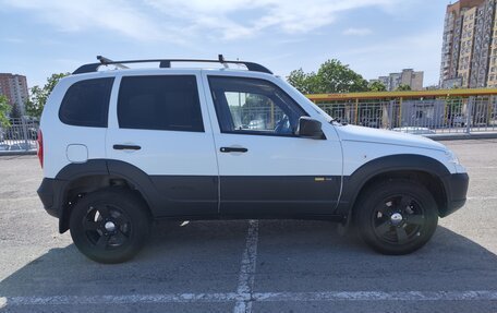 Chevrolet Niva I рестайлинг, 2016 год, 780 000 рублей, 4 фотография