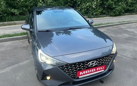 Hyundai Solaris II рестайлинг, 2021 год, 1 900 000 рублей, 3 фотография