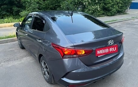 Hyundai Solaris II рестайлинг, 2021 год, 1 900 000 рублей, 5 фотография
