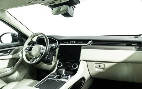 Jaguar F-Pace, 2022 год, 6 800 000 рублей, 8 фотография