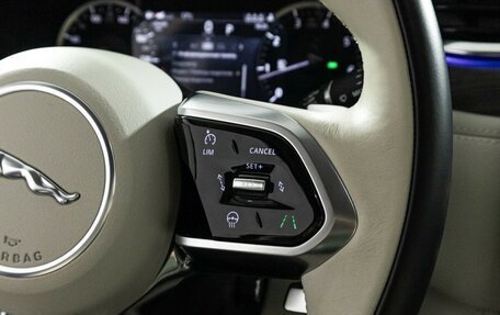 Jaguar F-Pace, 2022 год, 6 800 000 рублей, 10 фотография