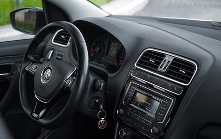 Volkswagen Polo VI (EU Market), 2017 год, 1 190 000 рублей, 31 фотография
