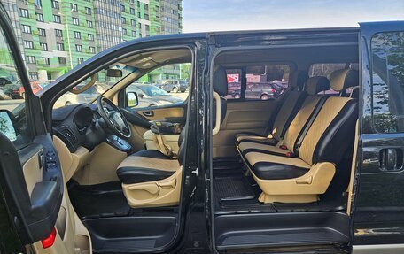 Hyundai Grand Starex Grand Starex I рестайлинг 2, 2016 год, 2 185 000 рублей, 25 фотография