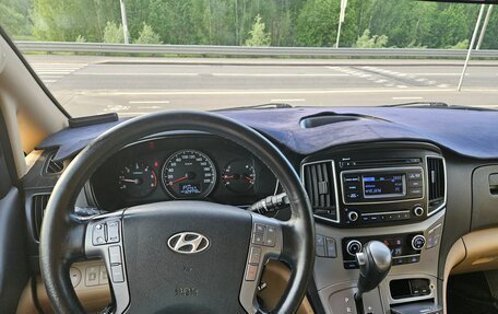 Hyundai Grand Starex Grand Starex I рестайлинг 2, 2016 год, 2 185 000 рублей, 40 фотография