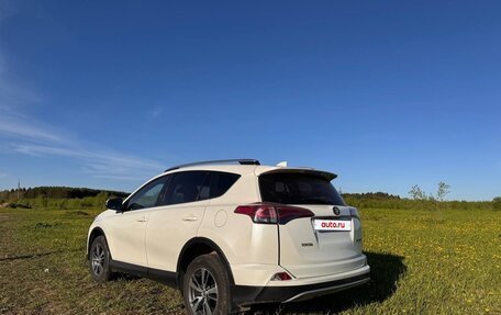 Toyota RAV4, 2016 год, 2 000 000 рублей, 4 фотография