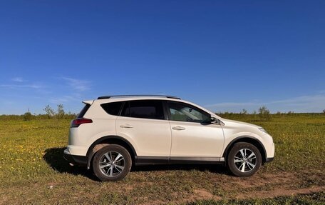 Toyota RAV4, 2016 год, 2 000 000 рублей, 5 фотография
