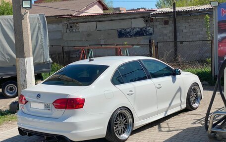 Volkswagen Jetta VI, 2013 год, 1 500 000 рублей, 2 фотография