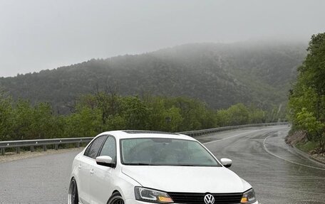 Volkswagen Jetta VI, 2013 год, 1 500 000 рублей, 1 фотография