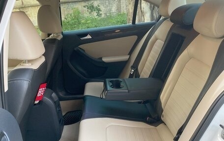 Volkswagen Jetta VI, 2013 год, 1 500 000 рублей, 11 фотография