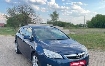 Opel Astra J, 2011 год, 880 000 рублей, 1 фотография