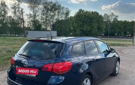 Opel Astra J, 2011 год, 880 000 рублей, 4 фотография