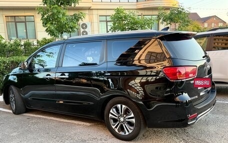 KIA Carnival III, 2020 год, 2 800 000 рублей, 2 фотография