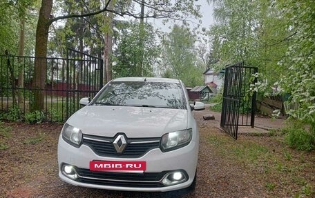 Renault Logan II, 2016 год, 777 777 рублей, 3 фотография