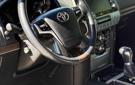 Toyota Land Cruiser Prado 150 рестайлинг 2, 2021 год, 8 800 000 рублей, 8 фотография