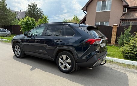Toyota RAV4, 2020 год, 3 200 000 рублей, 8 фотография