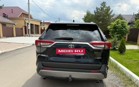 Toyota RAV4, 2020 год, 3 200 000 рублей, 7 фотография