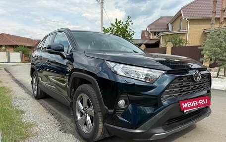 Toyota RAV4, 2020 год, 3 200 000 рублей, 4 фотография