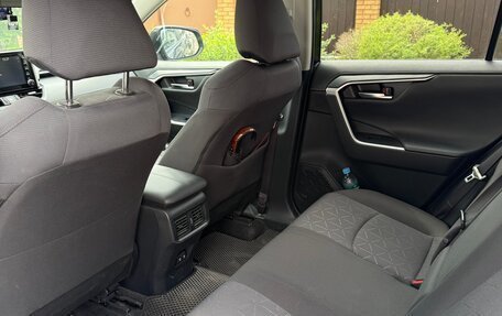 Toyota RAV4, 2020 год, 3 200 000 рублей, 12 фотография