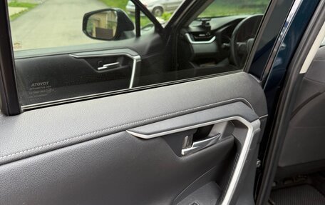 Toyota RAV4, 2020 год, 3 200 000 рублей, 13 фотография