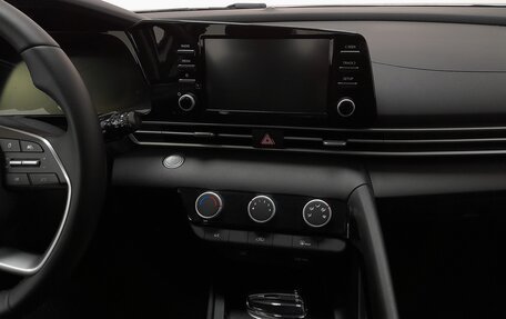 Hyundai Elantra, 2023 год, 2 183 000 рублей, 11 фотография