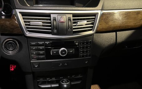Mercedes-Benz E-Класс, 2011 год, 1 080 000 рублей, 8 фотография