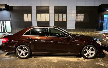 Mercedes-Benz E-Класс, 2011 год, 1 080 000 рублей, 6 фотография