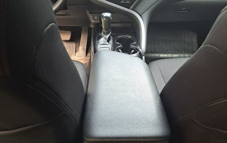 Toyota Camry, 2018 год, 2 550 000 рублей, 6 фотография