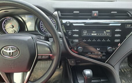 Toyota Camry, 2018 год, 2 550 000 рублей, 11 фотография