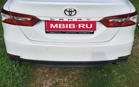 Toyota Camry, 2018 год, 2 550 000 рублей, 8 фотография