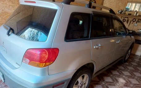 Mitsubishi Outlander III рестайлинг 3, 2003 год, 445 000 рублей, 3 фотография