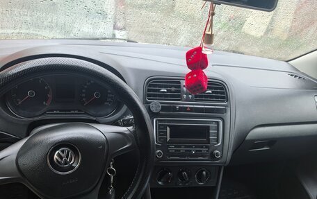Volkswagen Polo VI (EU Market), 2018 год, 650 000 рублей, 3 фотография