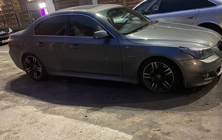 BMW 5 серия, 2004 год, 950 000 рублей, 3 фотография