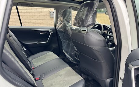 Toyota RAV4, 2024 год, 3 620 000 рублей, 13 фотография