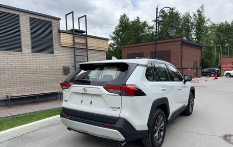 Toyota RAV4, 2024 год, 3 620 000 рублей, 5 фотография