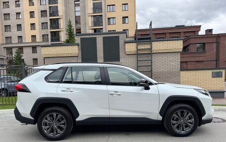 Toyota RAV4, 2024 год, 3 620 000 рублей, 6 фотография