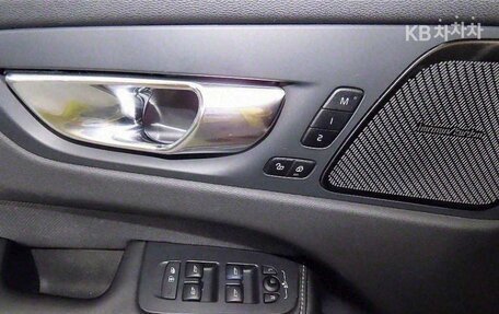 Volvo XC60 II, 2021 год, 3 750 000 рублей, 13 фотография