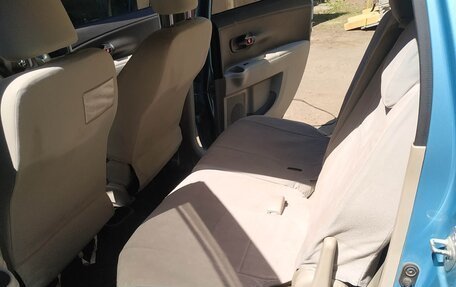 Toyota Passo Sette, 2010 год, 985 000 рублей, 16 фотография