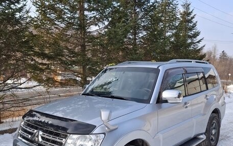 Mitsubishi Pajero IV, 2010 год, 2 000 000 рублей, 3 фотография