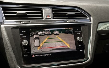 Volkswagen Tiguan II, 2018 год, 2 150 000 рублей, 13 фотография