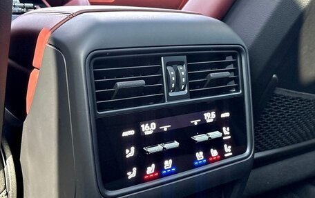 Porsche Cayenne III, 2024 год, 15 922 500 рублей, 11 фотография