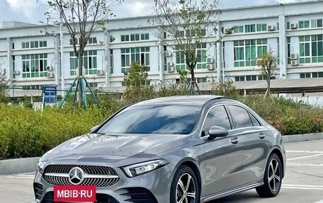 Mercedes-Benz A-Класс, 2021 год, 1 500 000 рублей, 3 фотография