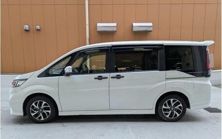 Honda Stepwgn IV, 2022 год, 2 200 000 рублей, 4 фотография
