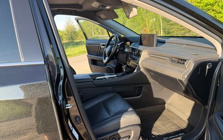 Lexus RX IV рестайлинг, 2019 год, 5 800 000 рублей, 8 фотография