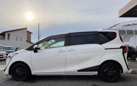 Toyota Sienta II, 2021 год, 1 190 000 рублей, 6 фотография